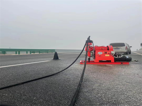 元江马路路基路面开裂下沉注浆加固灌浆